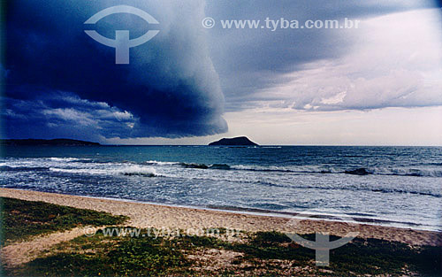  Nuvem de tempestade em Búzios - Costa do Sol - Região dos Lagos - RJ - Brasil
  - Armação dos Búzios - Rio de Janeiro - Brasil