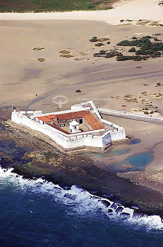  Visão aérea do Forte dos Reis Magos - Rio Grande do Norte - Brasil / Data: 2002

  O Forte, atualmente, funciona como Museu de Artes Populares e é Patrimônio Histórico Nacional desde 13-05-1949.  