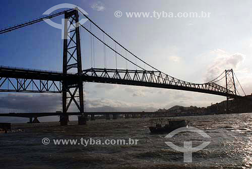  Vista da ponte Hercílio Luz com ponte nova ao fundo - Florianópolis - Santa Catarina - Brasil  - Florianópolis - Santa Catarina - Brasil