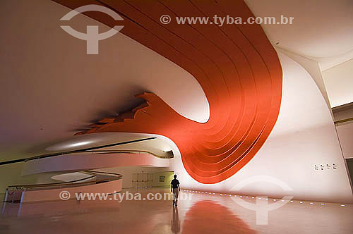  Escultura de Tomie Ohtake no interior do Auditório Ibirapuera - Parque do Ibirapuera - Projeto de Oscar Niemeyer - São Paulo - SP - Brasil - Fevereiro 2006
  - São Paulo - São Paulo - Brasil