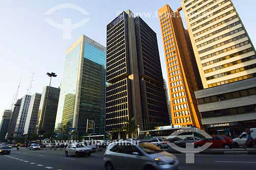  Vista de edificios na avenida Paulista - Sao Paulo - SP - Brasil
data : nov 2006
  - São Paulo - São Paulo - Brasil