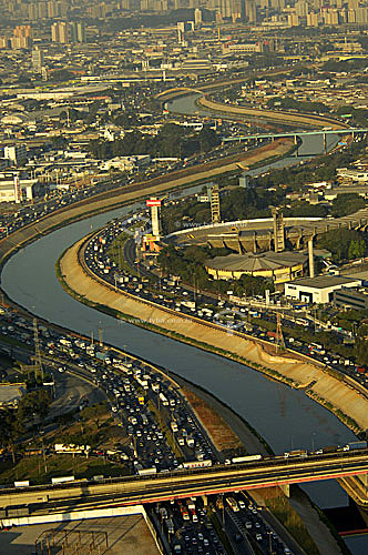  Vista aérea do Rio Tietê entre Ponte Cruzeiro do Sul e Vila Guilherme - São Paulo - SP - Brasil
Data: 06/2006
 