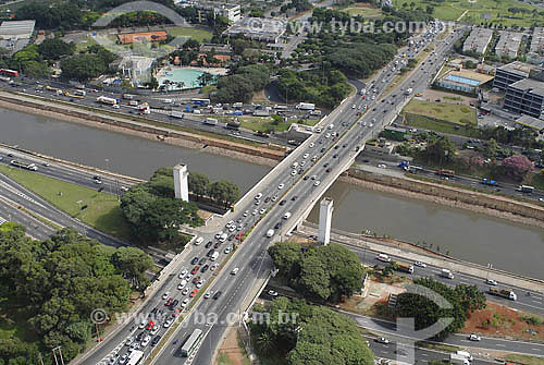  Vista aérea de Viaduto sobre o Rio Tietê - Marginal Tietê - São Paulo - SP - Março de 2007  - São Paulo - São Paulo - Brasil