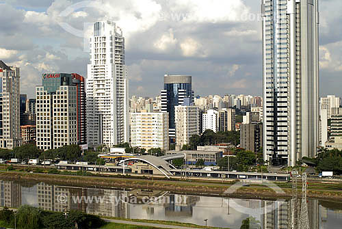  Vista da Marginal Pinheiros - Estação Berrini do Metrô - São Paulo - SP - Março de 2007  - São Paulo - São Paulo - Brasil