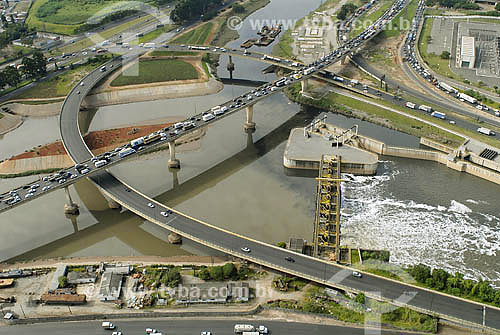  Vista aérea de viaduto sobre o Rio Pinheiros - Marginal Pinheiros - São Paulo - SP - Março de 2007  - São Paulo - São Paulo - Brasil