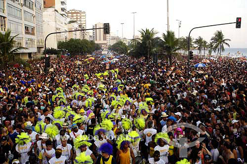  Foliões durante o desfile do Bloco de Carnaval 