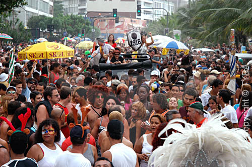  Foliões durante o desfile da Banda de Ipanema - Ipanema - Carnaval 2005 - Rio de Janeiro - RJ - Brasil  - Rio de Janeiro - Rio de Janeiro - Brasil