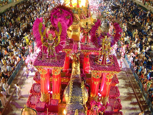 Carro alegórico em desfile da escola de samba Mangueira no Carnaval 2003 na Marquês de Sapucaí - Sambódromo - Rio de Janeiro - RJ - Brasil  - Rio de Janeiro - Rio de Janeiro - Brasil