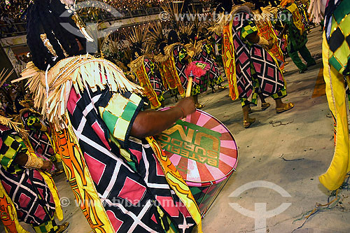  Bateria da Escola de Samba da Mangueira em desfile no Sambódromo - Rio de Janeiro - RJ - Brasil  - Rio de Janeiro - Rio de Janeiro - Brasil