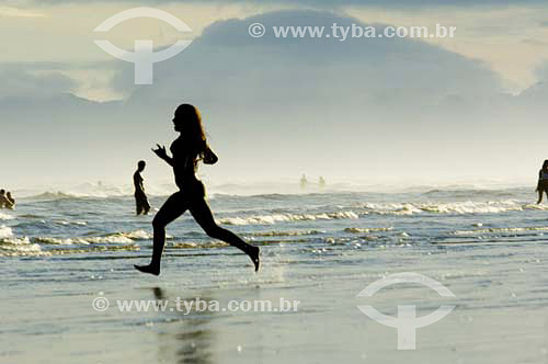  Pessoas na praia - Itanhaem - SP - Brasil  - Itanhaém - São Paulo - Brasil