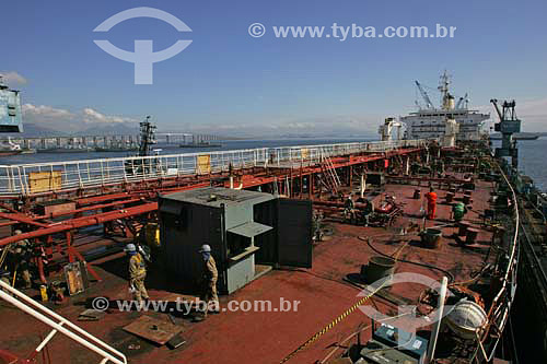 Navio Itaituba, utilizado em transporte de derivados de petróleo, fazendo reparos no estaleiro RENAVE  - Niterói - Rio de Janeiro - Brasil
