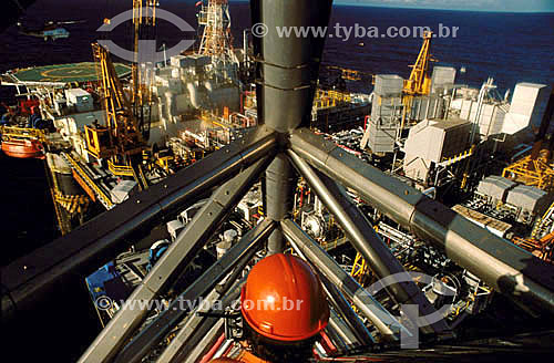  Trabalhador em plataforma de produção de petróleo - Brasil 