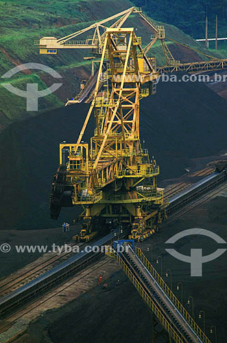  Maquinário utilizado na extração de Minério de Ferro - Serra dos Carajás - Companhia Vale do Rio Doce - Pará - Brasil  - Parauapebas - Pará - Brasil