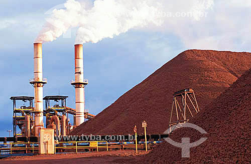  Indústria de mineração - Mina de Bauxita - Porto Trombetas - Pará - Brasil. Data: 2002 
