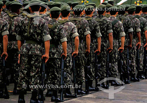  Soldados do exército em marcha  - Brasil