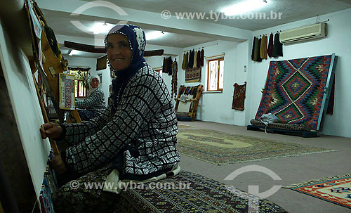 Produção artesanal de tapetes - Tapeçaria - Goreme - Capadócia - Turquia - Outubro de 2007 