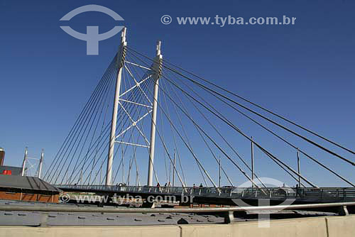  Ponte Nelson Mandela, parte nova da cidade - Joanesburgo - África do Sul - Agosto de 2006 