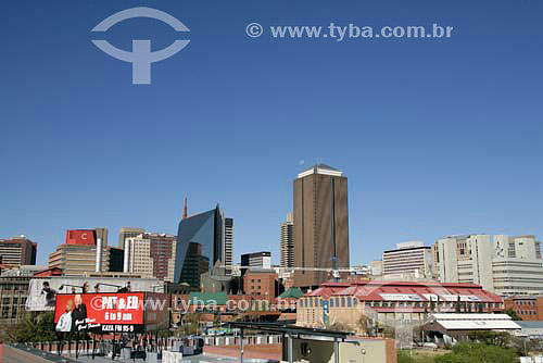 Vista de Joanesburgo, parte nova da Cidade, no centro da foto vemos o 