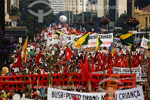  Protesto contra a presença de George W Bush em São Paulo - Avenida Paulista - SP - Brasil - 08/03/2007  - São Paulo - São Paulo - Brasil