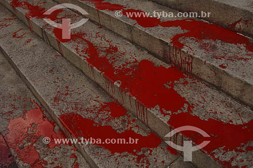  Manifestação contra a violência nas Escadarias da ALERJ - Palácio Tiradentes.
Sangue nas escadarias do palácio
RJ/Fev./2007.  - Rio de Janeiro - Rio de Janeiro - Brasil