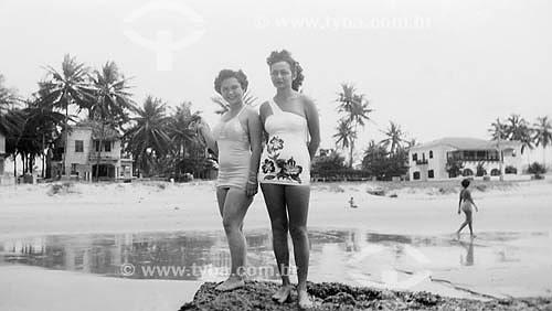  Mulheres - Moda - Maiô - Mosqueiro - Belém - Pará - 1949Acervo: Maria Evangelina Rodrigues de Almeida  - Belém - Pará - Brasil
