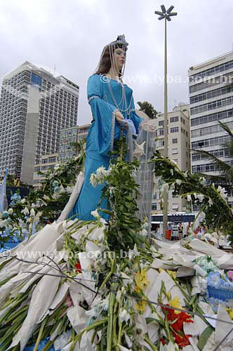  Culto a Iêmanja - Umbanda e Candomblé - Religião Afro Brasileira - Comemoração do Ano Novo - Copacabana - Rio de Janeiro - RJ - Brasil - 2005  - Rio de Janeiro - Rio de Janeiro - Brasil
