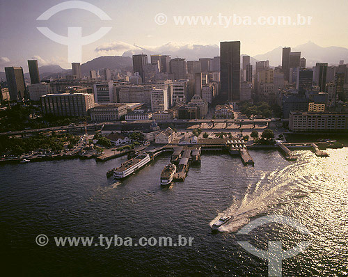  Vista aérea do porto das barcas com centro ao fundo - Rio de Janeiro - RJ - Brasil  - Rio de Janeiro - Rio de Janeiro - Brasil