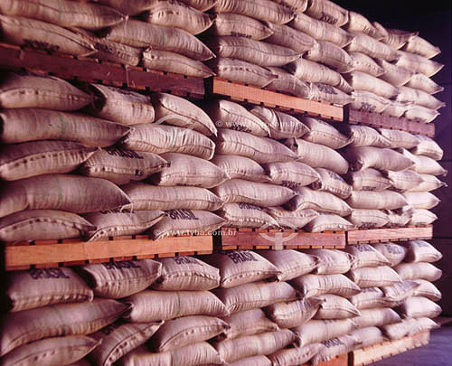  Sacos de café para exportação em armazém - Vitória - ES - Brasil
  - Vitória - Espírito Santo - Brasil