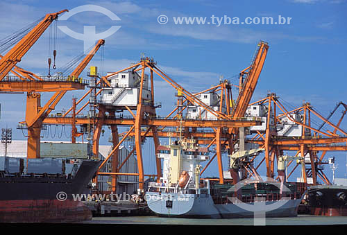  Guindastes e navios no porto de Praia Mole - Vitória - ES - Brasil  - Vitória - Espírito Santo - Brasil