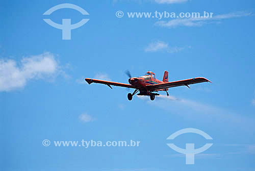  Avião usado na aplicação aérea de adubo em plantação de algodão - Itiquira - Mato Grosso - Brasil Abril 2001   - Itiquira - Mato Grosso - Brasil