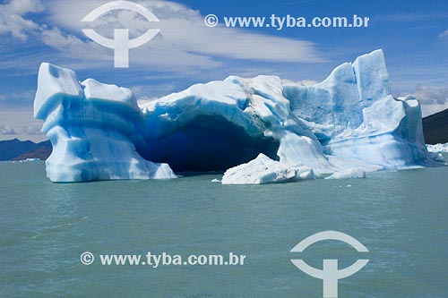  Assunto: Iceberg no Lago Argentino
Local: Parque Nacional Los Glaciares, Santa Cruz, Patagônia
País: Argentina
Data: 17/01/2007 