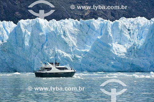  Assunto: Glacier Upsala
Local: Parque Nacional Los Glaciares, Santa Cruz, Patagônia
País: Argentina
Data: 17/01/2007 