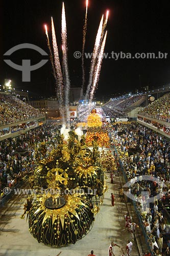  Assunto: Alegoría da escola Salgueiro durante o desfile das campeãs

Local: Sambódromo - Rio de Janeiro - RJ

Data: Carnaval 2005 