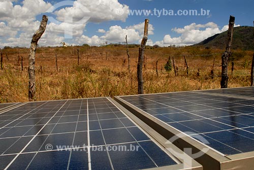  Assunto: Placas de energia foto voltatica, Instituto Eco-Engenho/ Local: São Jose da Tapera  - Interior do estado de Alagoas - AL / Data: novembro 2007 