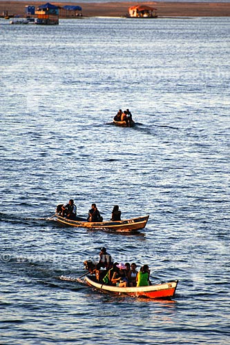  Assunto: Embarcações na confluência dos rios Tocantins e Araguaia -  Vista do Bairro Santa Rosa / Local: Marabá - PA / Data: 08/2008 