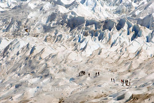 Assunto: Mini trekking sobre o Glaciar perito Moreno - Parque Nacional Los Glaciares -  Glaciar perito Moreno - Turistas / Local: patagônia - Argentina / Data: 02/2008 