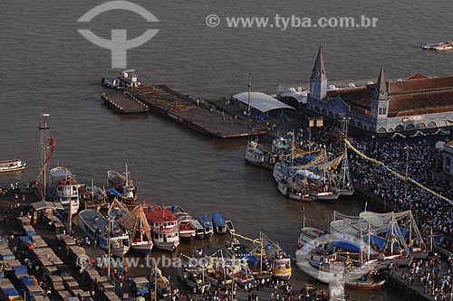  Assunto: Vista aérea da Procissão do Círio de Nazaré no centro histórico - Nossa Senhora de Nazaré - Mercado Ver-o-peso / Local: Belém (PA) / Data: 12 de Outubro de 2008 