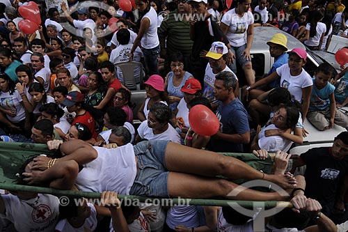  Assunto: Procissão - Círio de Nazaré - Pessoa passando mal em meio a multidão / Local: Belém (PA) / Data: 12 de Outubro de 2008 