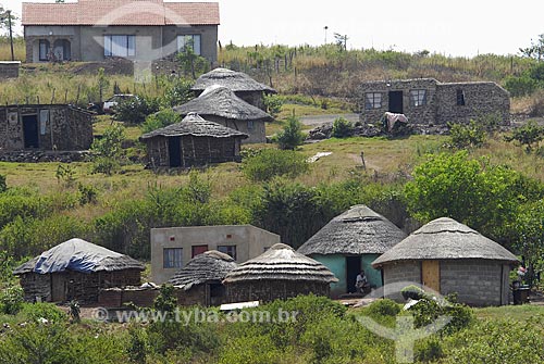  Assunto: Habitação típica Zulú / Local: Kwazulu Natal - África do Sul / Data: 14 de Março de 2007 