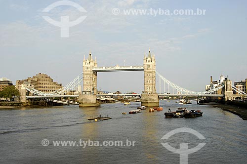  Assunto: Ponte da Torre (Tower Bridge) / Local: Londres - Inglaterra / Data: 28 de Abril de 2007 