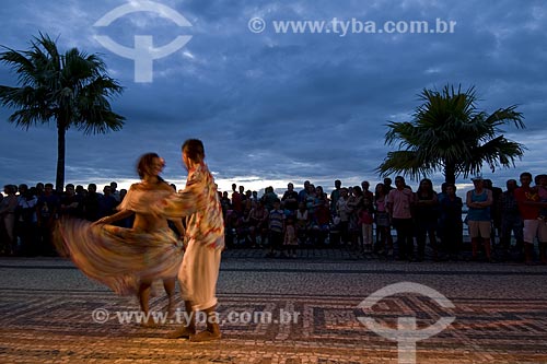  Assunto: Casal dançando o carimbó no antigo porto de belém / Local: Belém - Pará (PA) - Brasil / Data: 07/2008 