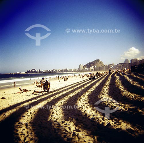  Assunto: Praia de Copacabana, ensaio fotografico feito com a maquina Holga entre 2005 e 2007 / Local: Rio de Janeiro (RJ) / Data: 01 de Janeiro de 2005 