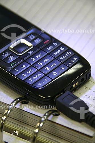  Assunto: Telefone celular em cima de uma agenda / Local: Rio de Janeiro (RJ) / Data: 17 de Novembro de 2008 