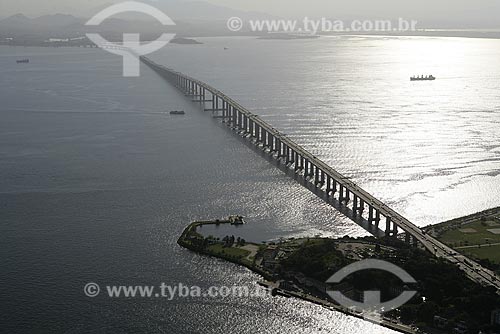  Assunto: Vista aérea da ponte Rio-Niterói / Local: Rio de Janeiro (RJ) / Data: 15 de Agosto de 2007 