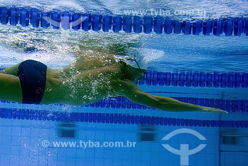  Assunto: Nadador na piscina  / Local:  / Data: 31 de Maio de 2007 