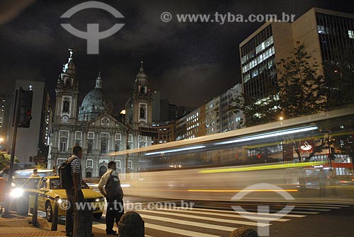  Assunto: Igreja da Candelária vista da Avenida Presidente Vargas a noite / Local: Rio de Janeiro (RJ) / Data: 07 de Março de 2008 