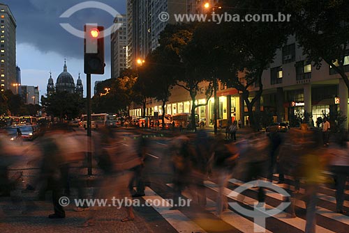  Assunto: Igreja da Candelária vista da Avenida Presidente Vargas a noite / Local: Rio de Janeiro (RJ) / Data: 07 de Março de 2008 