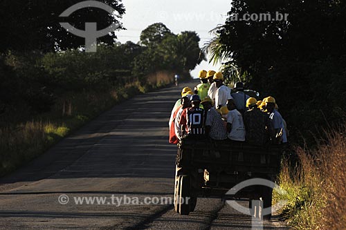  Assunto: Transporte de operários agrícolas perto de Nazaré das Farinhas / Local: Nazaré das Farinhas (BA) / Data: 18 de Julho de 2008 