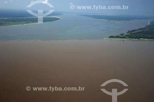  Assunto: Encontro dos rios Madeira e Amazonas, na margem direita do rio Amazonas, entre Manaus e Itacoatiara / Local: Amazonas (AM) / Data: 29 de Outubro de 2007 