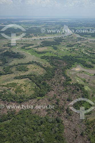  Assunto: Queimada em roças da várzea da margem direita do rio Amazonas, entre Manaus e Itacoatiara / Local: Amazonas (AM) / Data: 29 de Outubro de 2007 